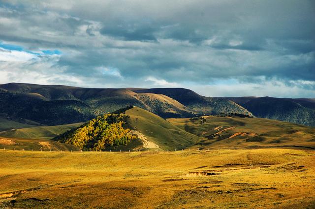 去成都周邊游玩適合租一輛什么車