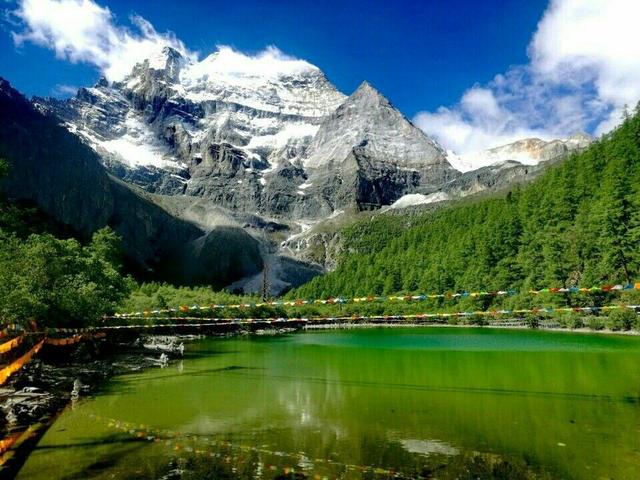 成都拼車，去見稻城亞丁的傾城夏天