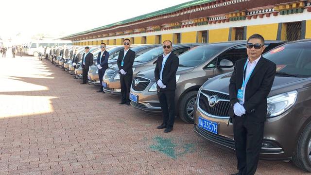 路景商務(wù)車