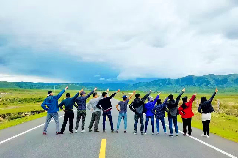 團(tuán)建旅行租車