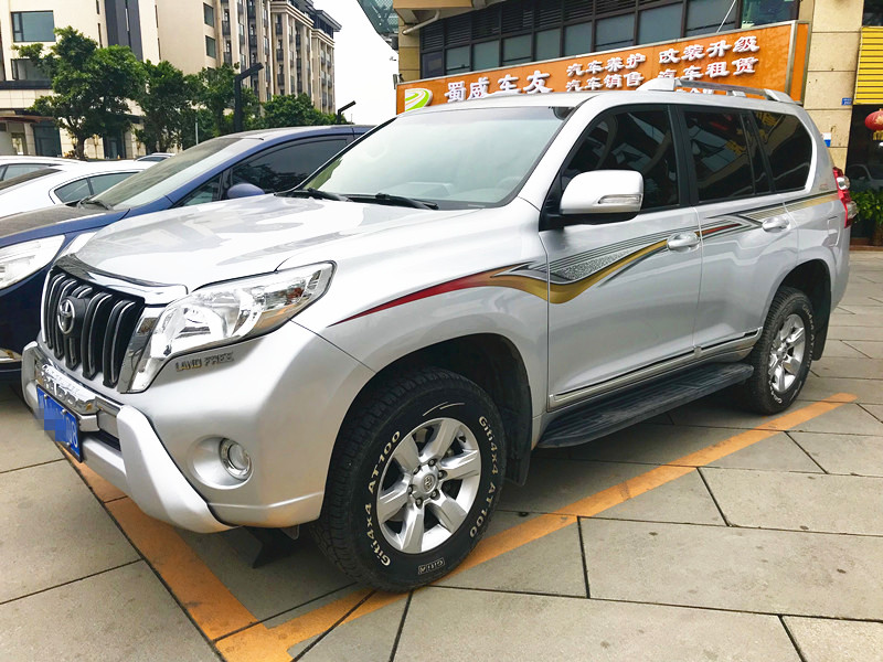 成都包車帶司機