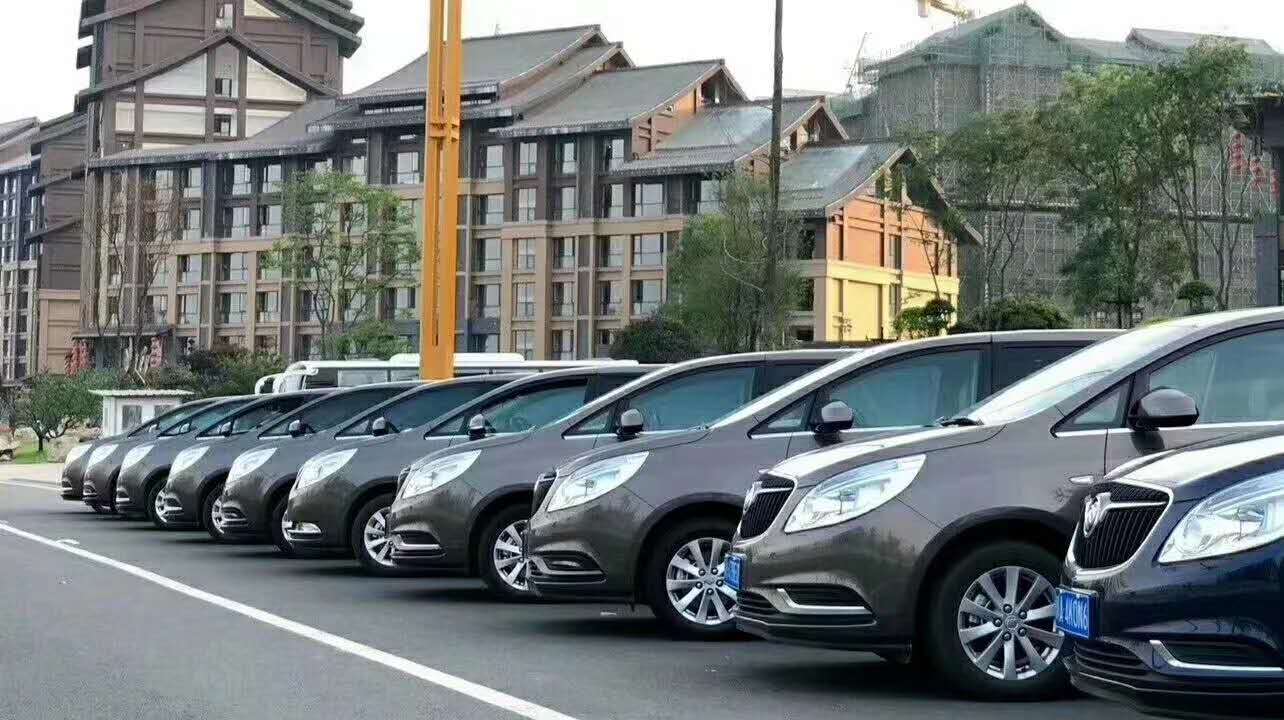 成都租車(chē)公司元旦租轎車(chē)多少錢(qián)一趟