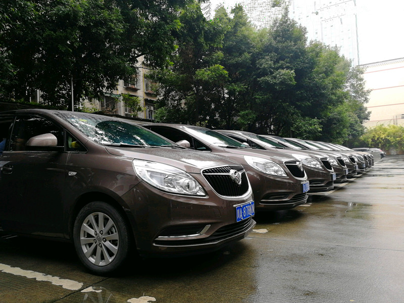 成都租商務車價格