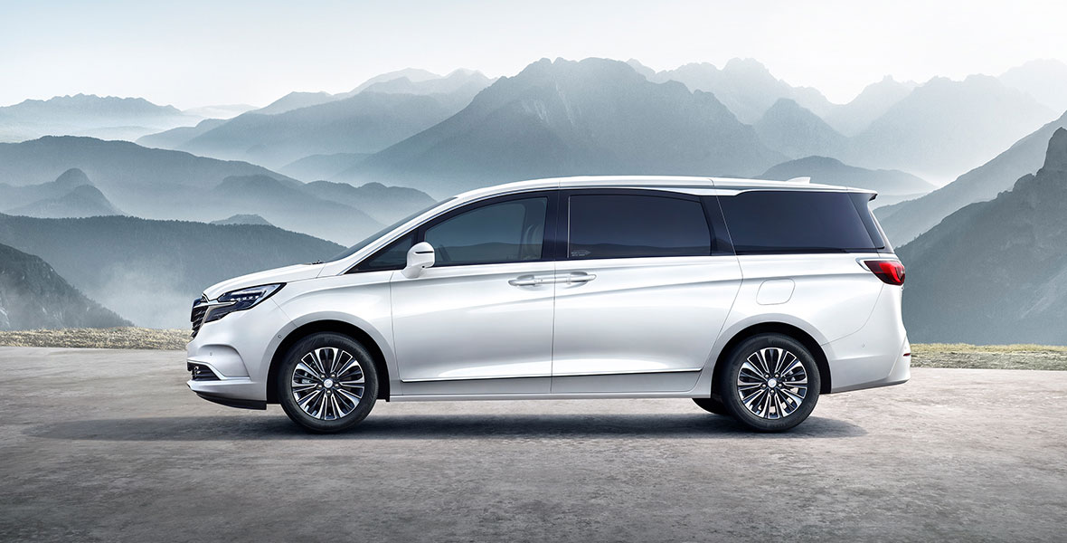 成都租七座商務車多少錢