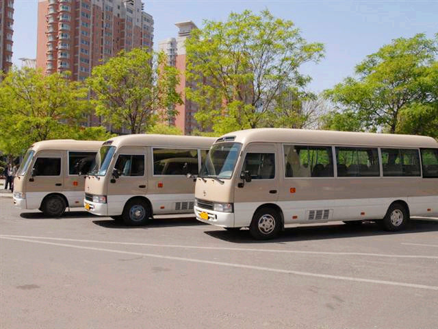 成都租商務(wù)車多少錢