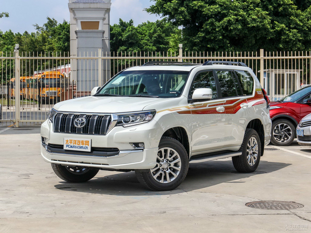 成都19座中巴車出租多少錢一天