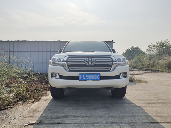 成都租陸巡越野車