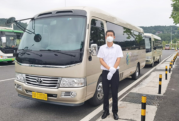 成都租車帶司機