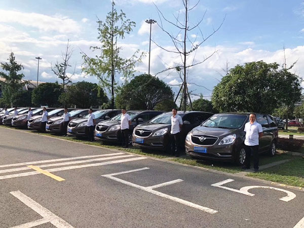 成都商務租車，就選路景汽車租賃