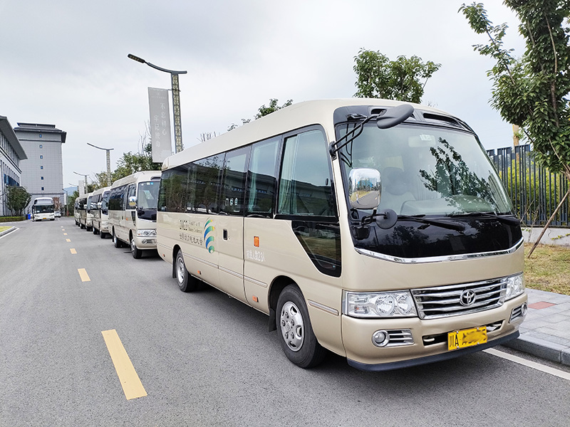 成都考斯特租車